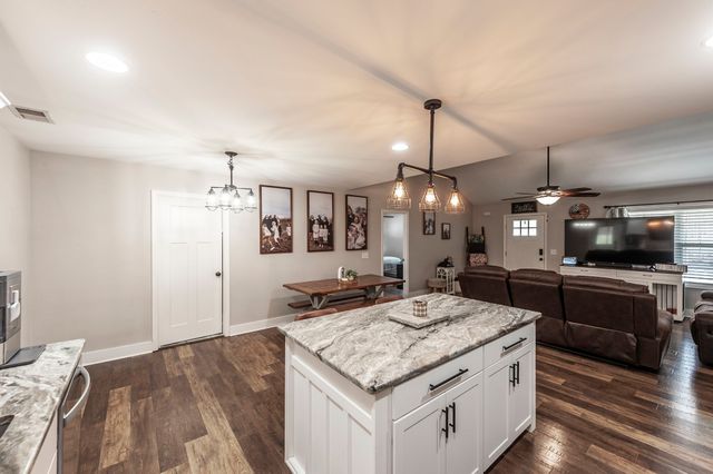 15 Raccoon Rd, Westmoreland, TN 37186