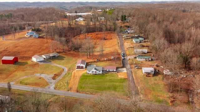 15 Raccoon Rd, Westmoreland, TN 37186