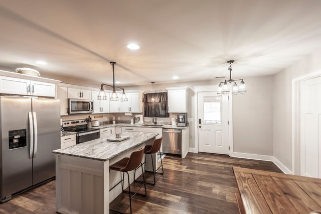 15 Raccoon Rd, Westmoreland, TN 37186