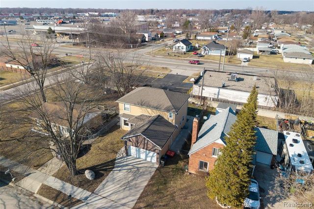 22011 Sharkey Street, Clinton Township, MI 48035