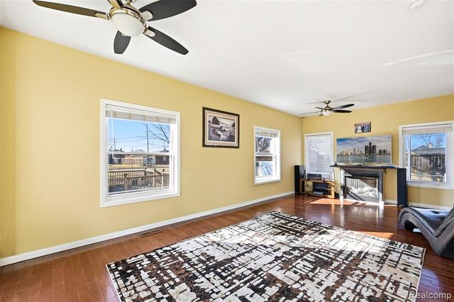 22011 Sharkey Street, Clinton Township, MI 48035