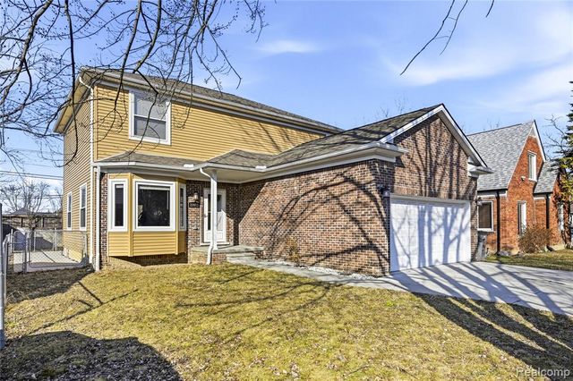 22011 Sharkey Street, Clinton Township, MI 48035