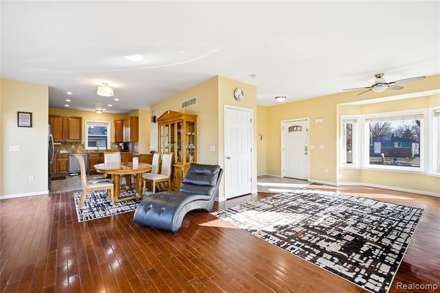 22011 Sharkey Street, Clinton Township, MI 48035