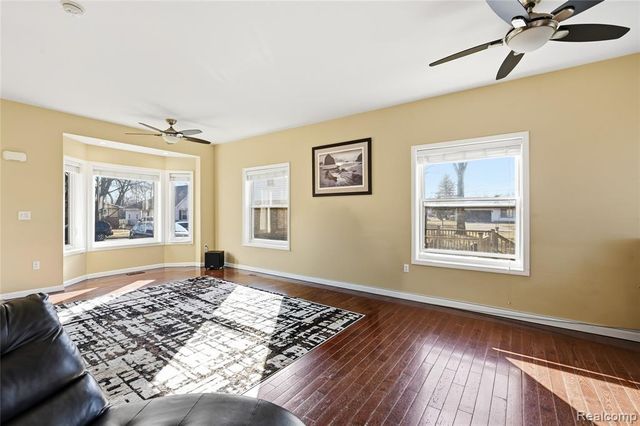 22011 Sharkey Street, Clinton Township, MI 48035