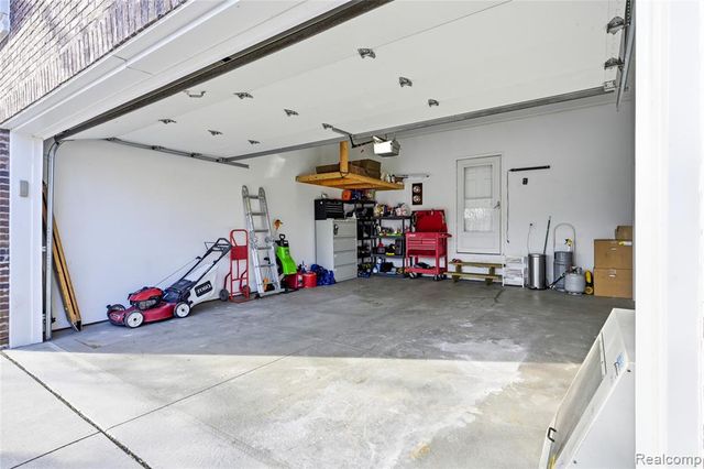 22011 Sharkey Street, Clinton Township, MI 48035