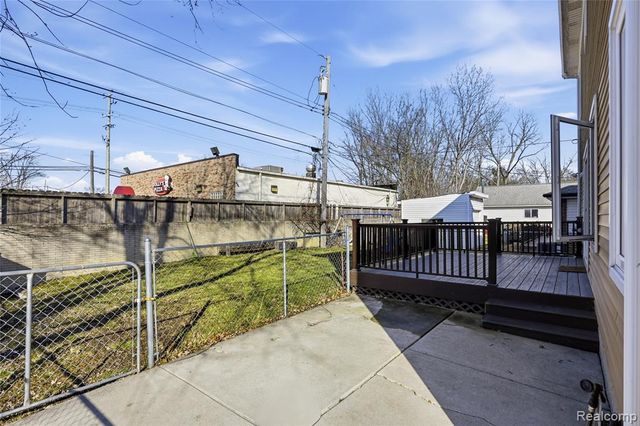 22011 Sharkey Street, Clinton Township, MI 48035