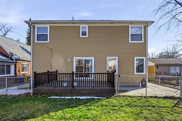 22011 Sharkey Street, Clinton Township, MI 48035