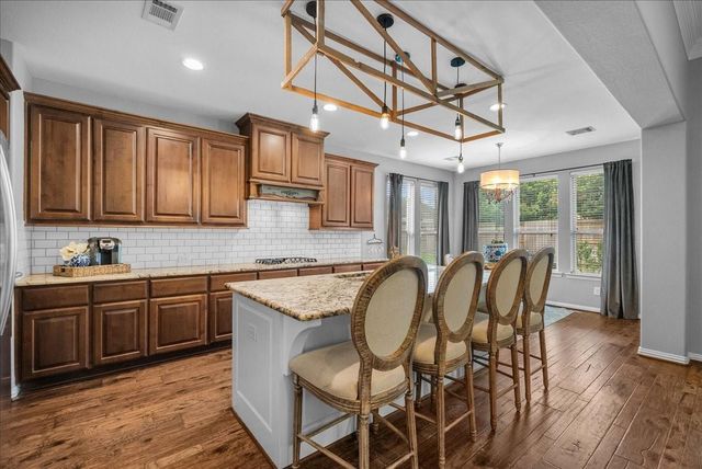 904 Cozy Hollow Court, Friendswood, TX 77546