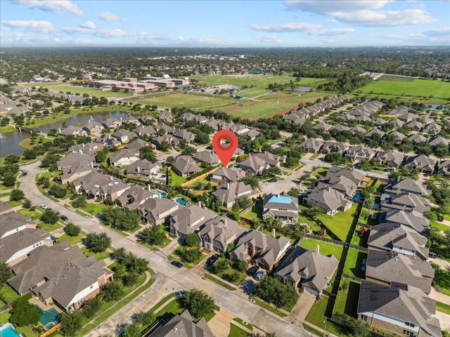 904 Cozy Hollow Court, Friendswood, TX 77546