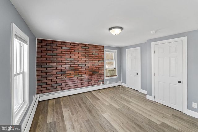 210 CHESTNUT ST, Elmer, NJ 08318