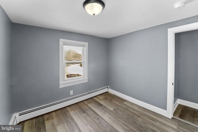 210 CHESTNUT ST, Elmer, NJ 08318