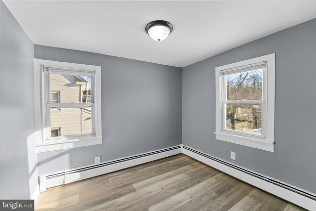 210 CHESTNUT ST, Elmer, NJ 08318