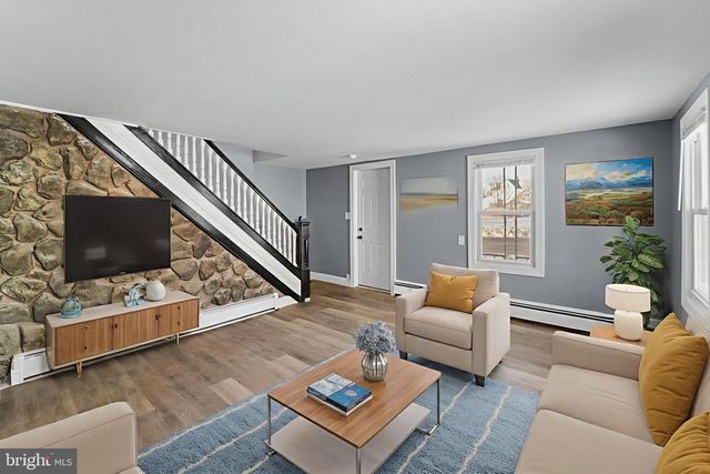 210 CHESTNUT ST, Elmer, NJ 08318