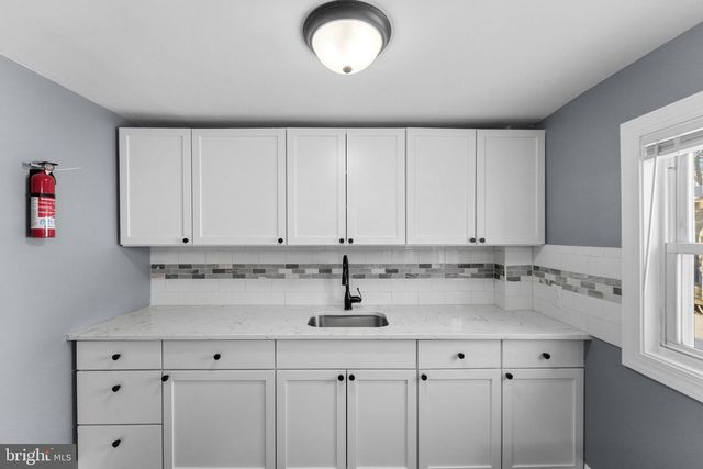 210 CHESTNUT ST, Elmer, NJ 08318