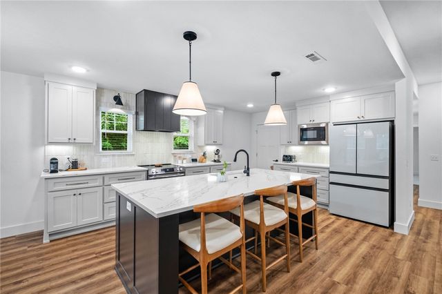 11 Kirkliston Lane, Bella Vista, AR 72715