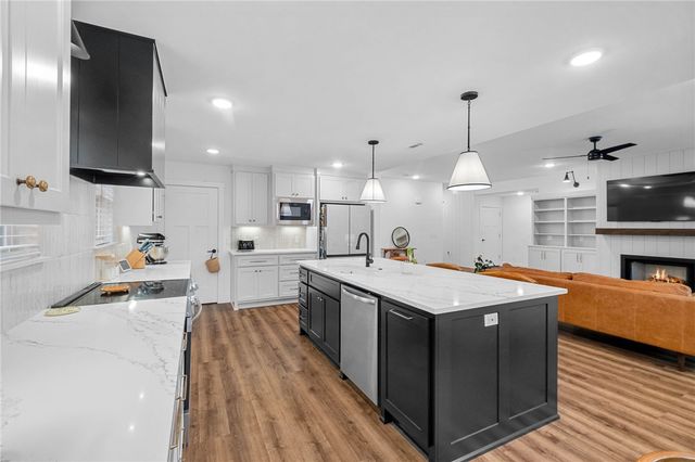 11 Kirkliston Lane, Bella Vista, AR 72715