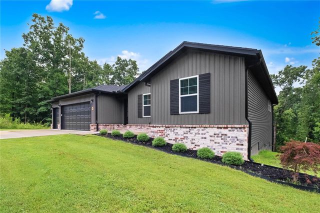 11 Kirkliston Lane, Bella Vista, AR 72715