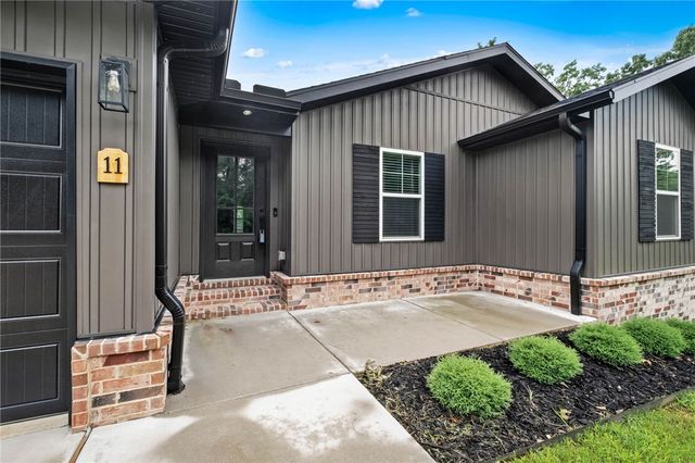 11 Kirkliston Lane, Bella Vista, AR 72715