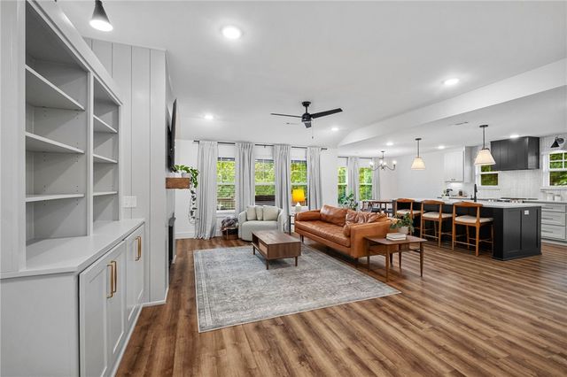 11 Kirkliston Lane, Bella Vista, AR 72715
