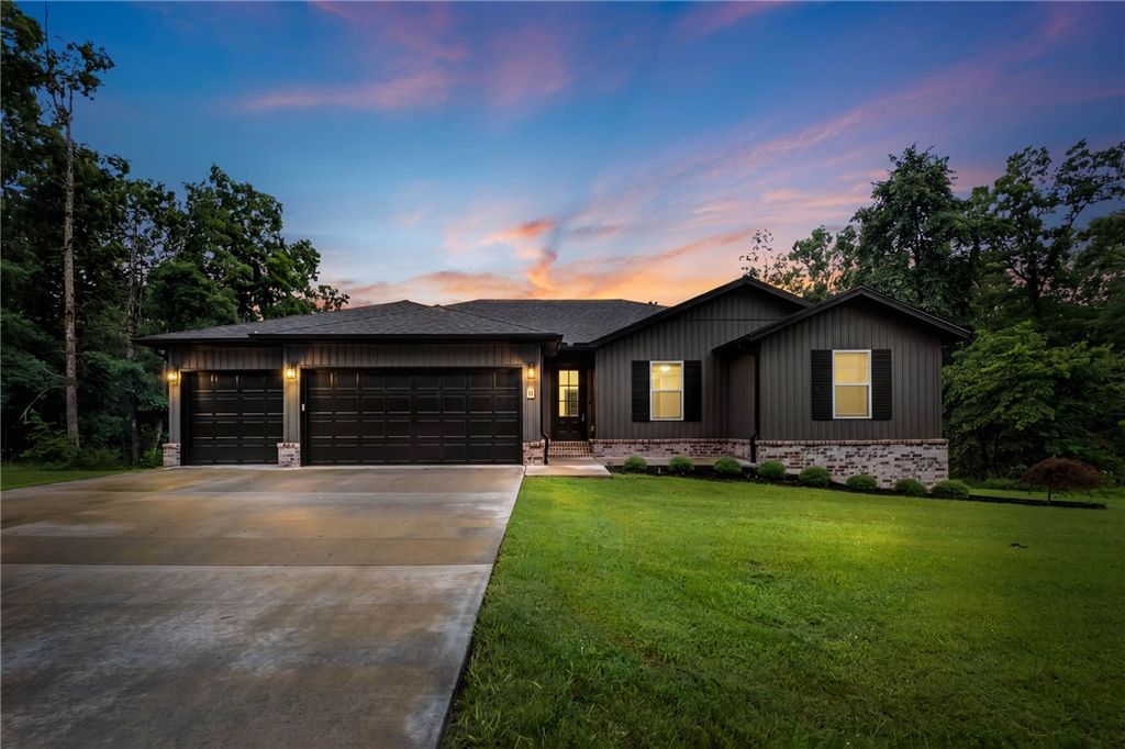 11 Kirkliston Lane, Bella Vista, AR 72715