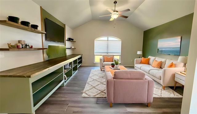 1109 Hickory Creek Drive, Yukon, OK 73099