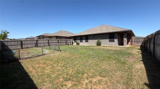 1109 Hickory Creek Drive, Yukon, OK 73099
