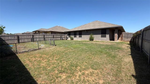 1109 Hickory Creek Drive, Yukon, OK 73099