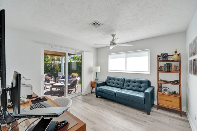 381 SE 3rd Street, Pompano Beach, FL 33060