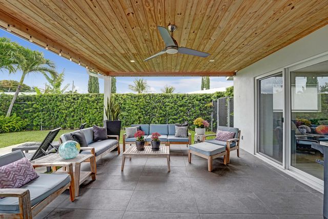 381 SE 3rd Street, Pompano Beach, FL 33060