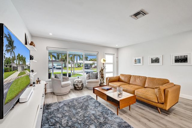 381 SE 3rd Street, Pompano Beach, FL 33060