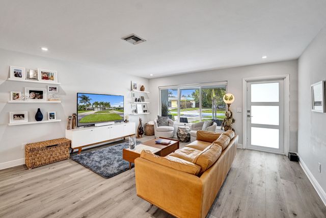 381 SE 3rd Street, Pompano Beach, FL 33060