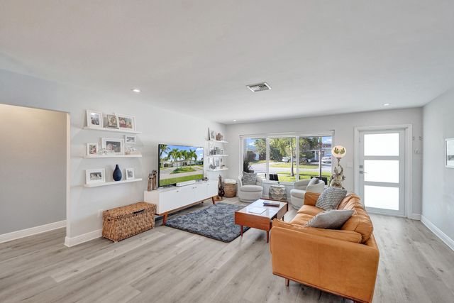 381 SE 3rd Street, Pompano Beach, FL 33060