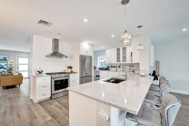 381 SE 3rd Street, Pompano Beach, FL 33060