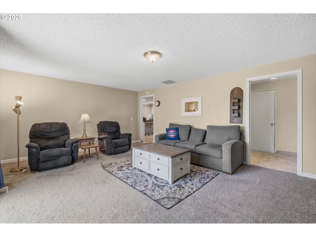 4828 Sw 201ST Ave, Beaverton, OR 97078