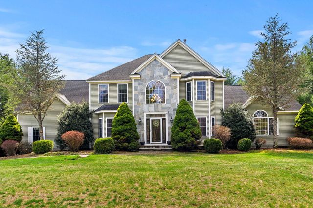 3 Surrey Lane, Salem, NH 03079