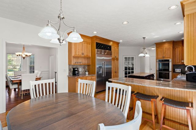 3 Surrey Lane, Salem, NH 03079
