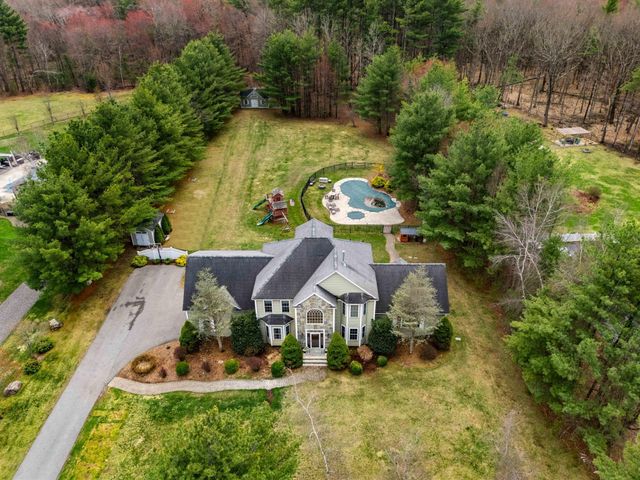 3 Surrey Lane, Salem, NH 03079