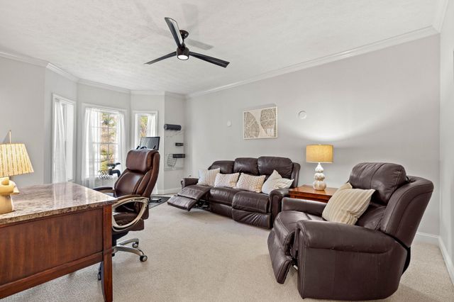 3 Surrey Lane, Salem, NH 03079