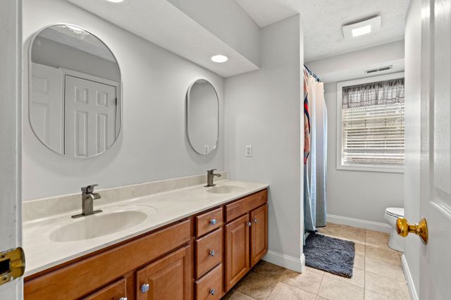 3 Surrey Lane, Salem, NH 03079