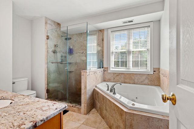 3 Surrey Lane, Salem, NH 03079