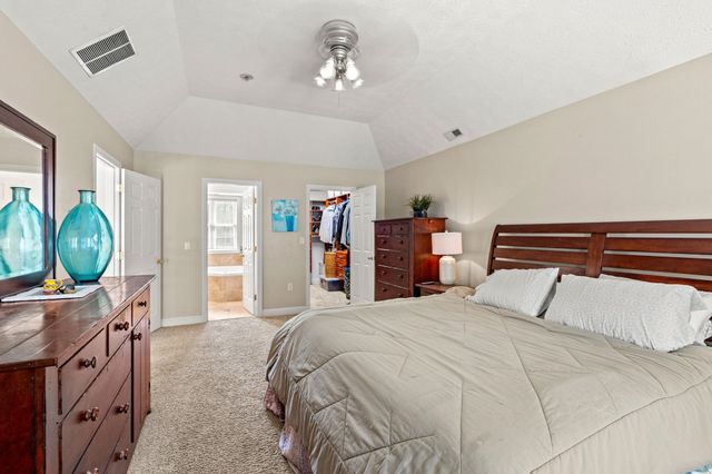 3 Surrey Lane, Salem, NH 03079