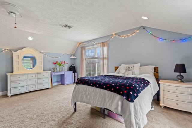 3 Surrey Lane, Salem, NH 03079