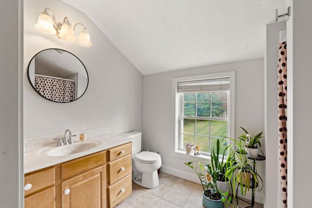 3 Surrey Lane, Salem, NH 03079
