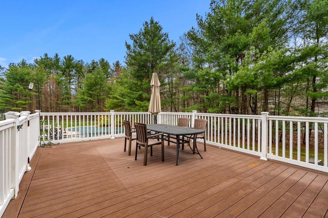 3 Surrey Lane, Salem, NH 03079