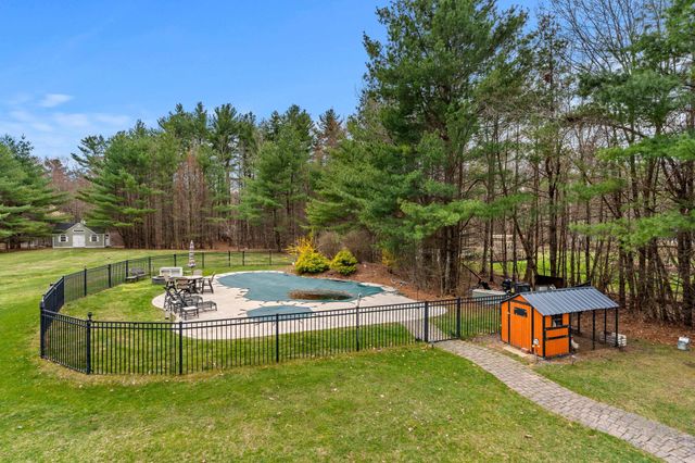 3 Surrey Lane, Salem, NH 03079