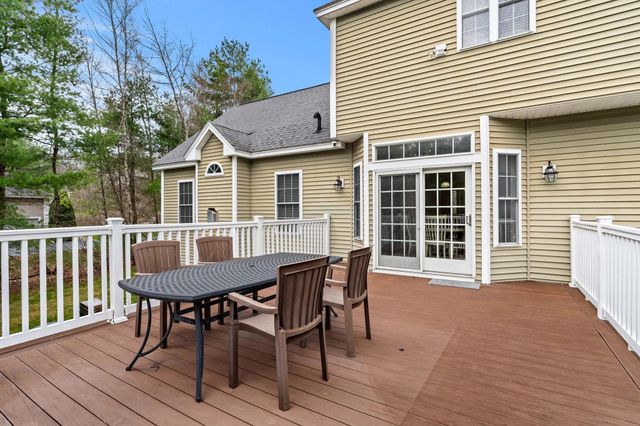 3 Surrey Lane, Salem, NH 03079