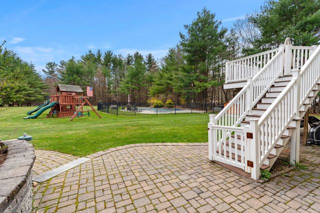 3 Surrey Lane, Salem, NH 03079