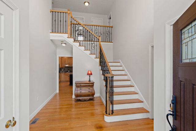 3 Surrey Lane, Salem, NH 03079