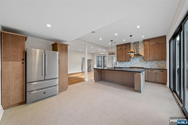 475 Morse Avenue, Ridgefield, NJ 07657