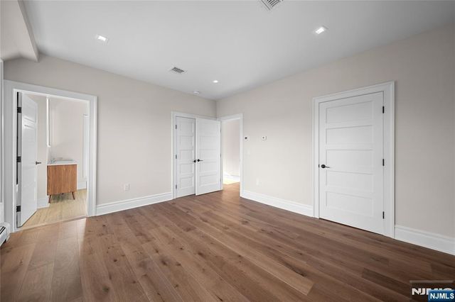 475 Morse Avenue, Ridgefield, NJ 07657